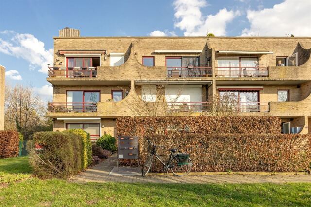 Appartement met 2 terrassen in doodlopende straat