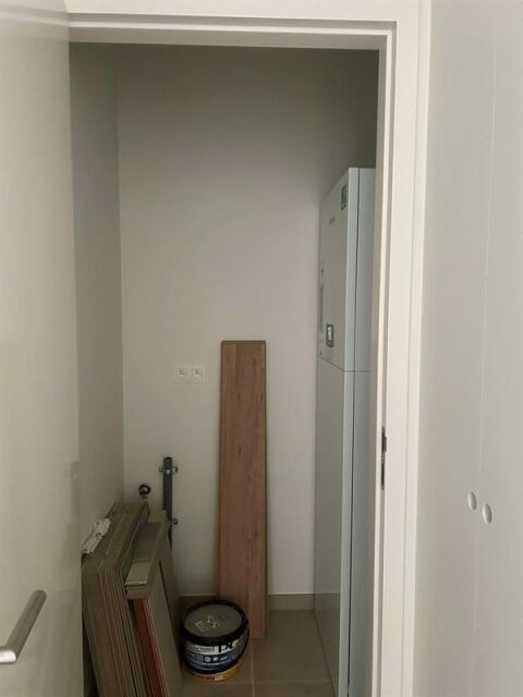 7989 10