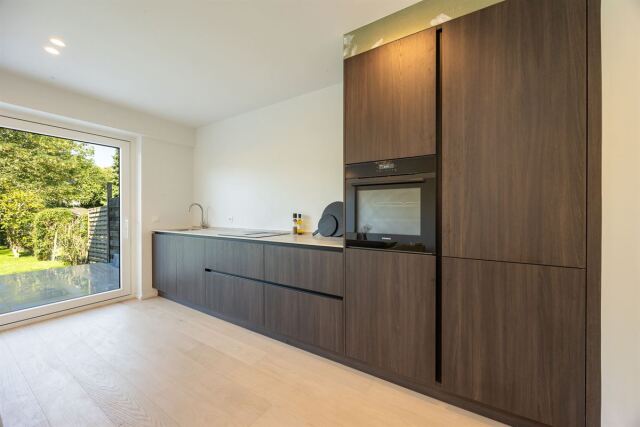 8001 8