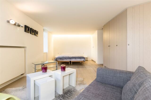 8006 6